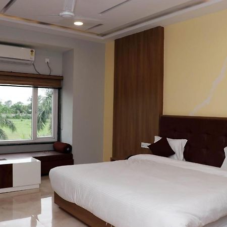 Hotel Savitri Signature Narsinghpur Экстерьер фото
