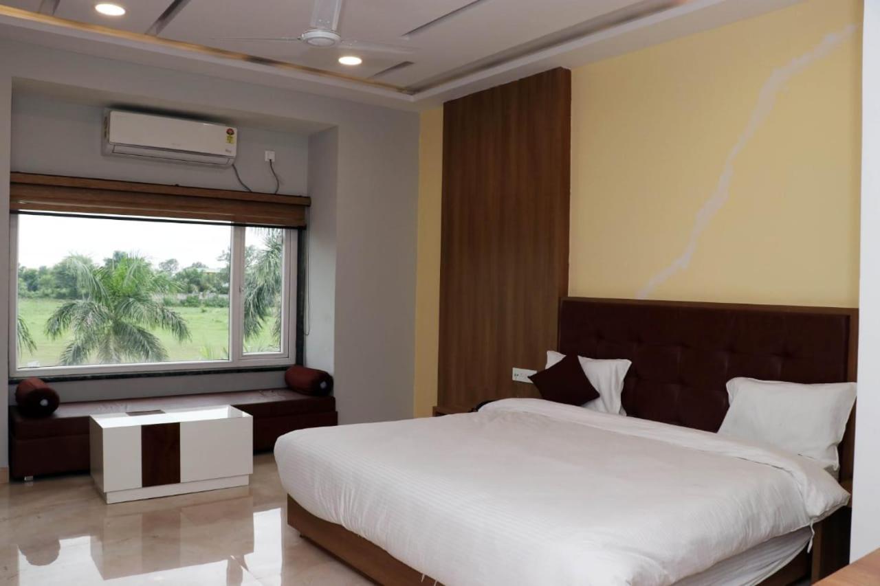 Hotel Savitri Signature Narsinghpur Экстерьер фото