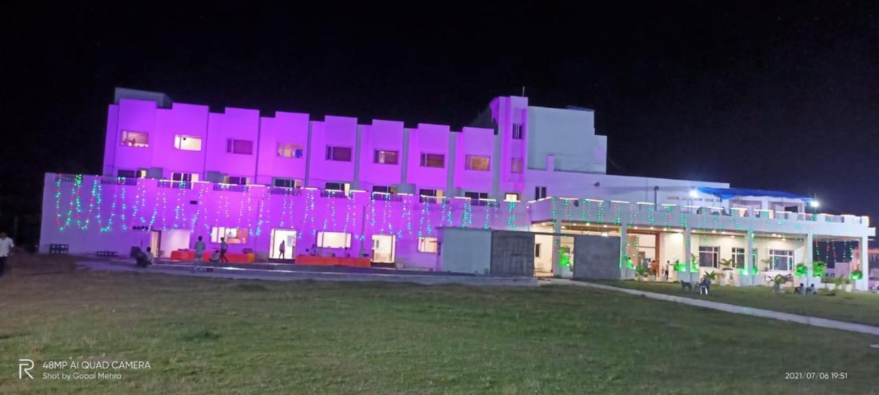 Hotel Savitri Signature Narsinghpur Экстерьер фото